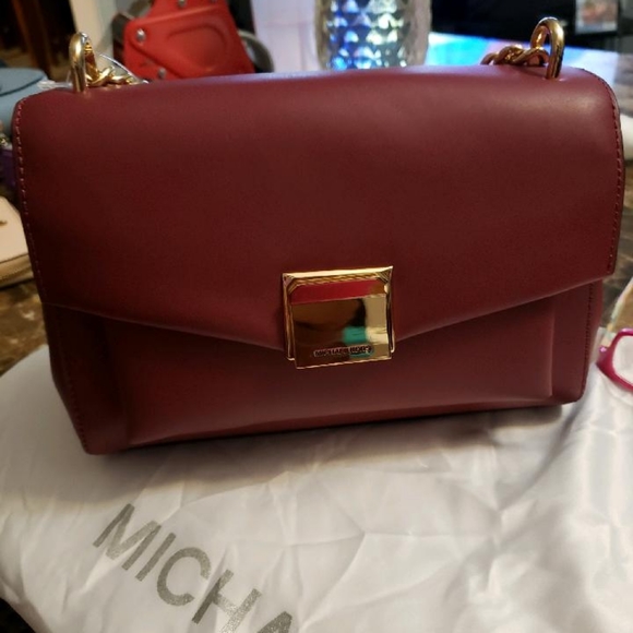 Michael Kors - Picture 3 of 3